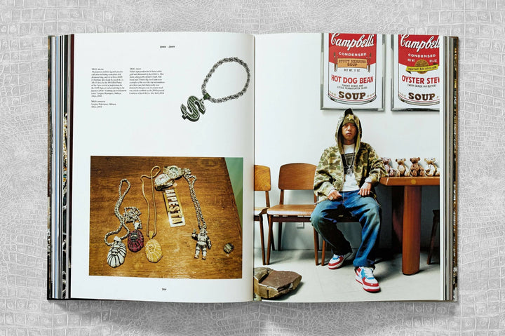 ICE COLD. A HIP - HOP JEWELRY HISTORY