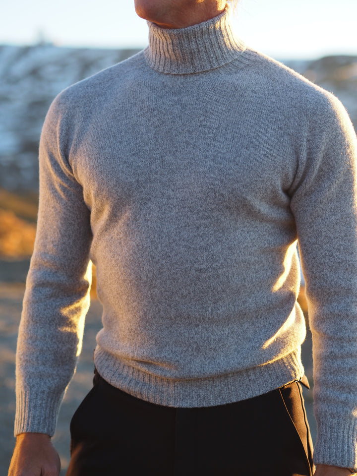 CASHMERE ROLL NECK GREY