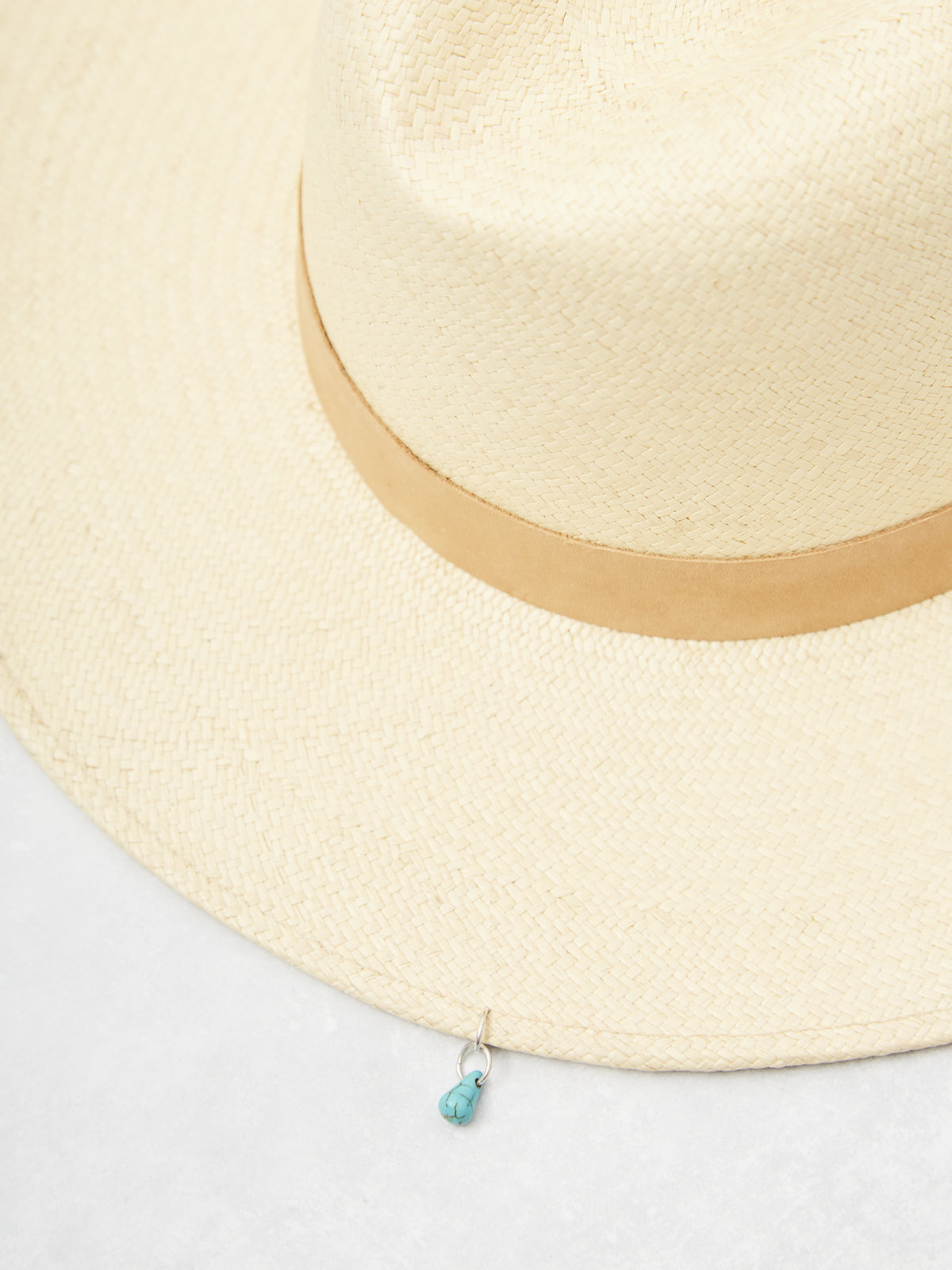 AZULIK HAT