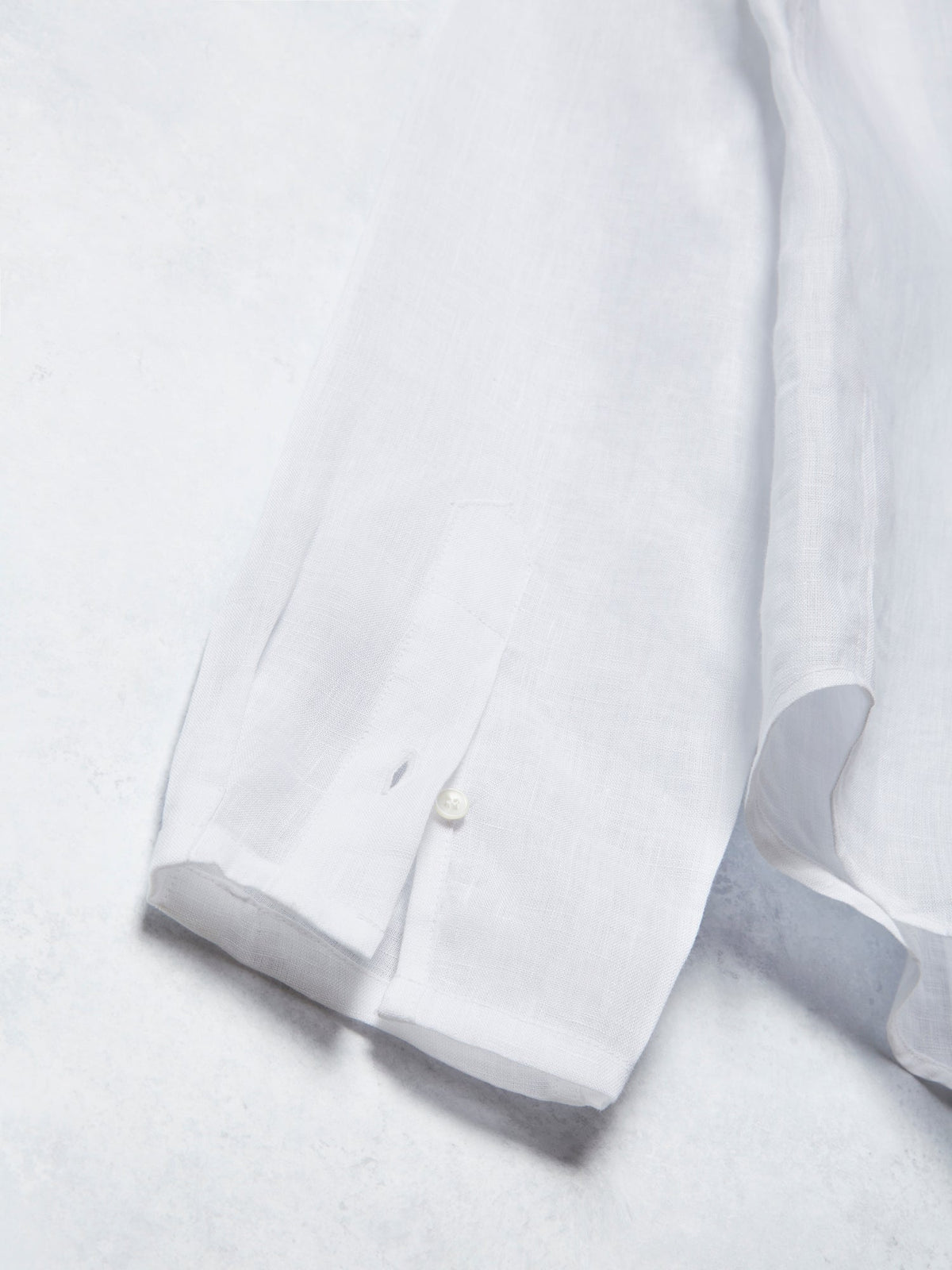maolinen white#color_white